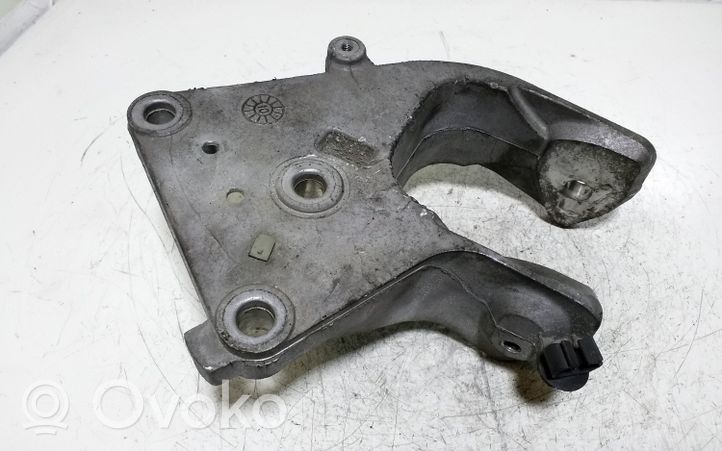 Dodge Grand Caravan Gearbox mounting bracket 04721569AB