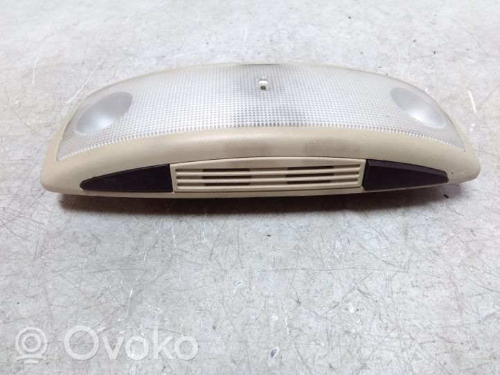 Volvo V70 Lampka podsufitki tylna 39895807