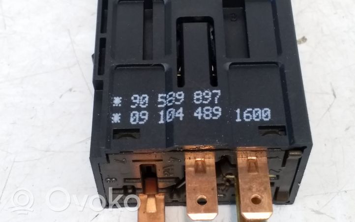 Opel Zafira A Hazard light switch 90589897