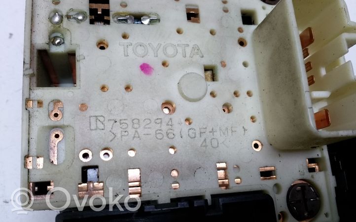 Toyota Yaris Verso Zestaw przełączników i przycisków 758292