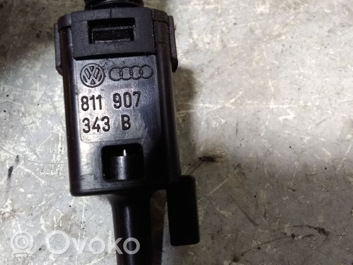 Audi A6 S6 C5 4B Kytkinpolkimen anturi 811907343B