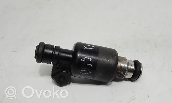 Opel Tigra A Injecteur de carburant 17089276