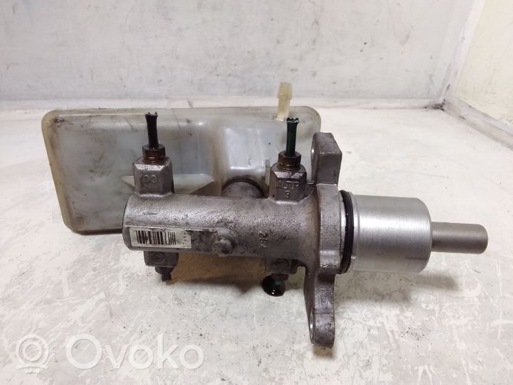 Nissan Primastar Główny cylinder hamulca 320670082