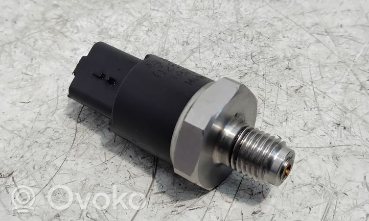 Opel Vectra C Fuel pressure sensor 0281002283