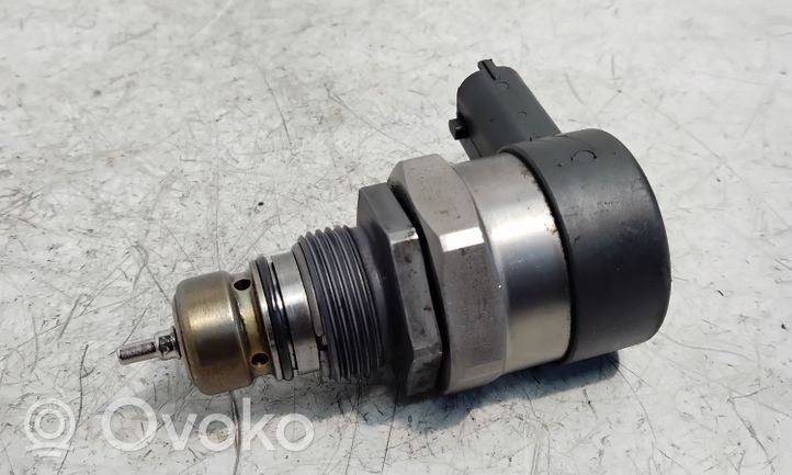 Volvo XC60 Fuel pressure regulator 0281002990