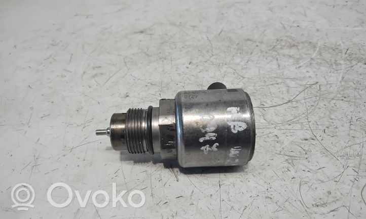 Mercedes-Benz E W212 Regulator ciśnienia paliwa 28280799