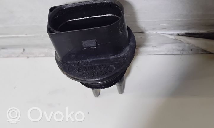 Volkswagen PASSAT B6 Windshield washer fluid level sensor 7M0919376