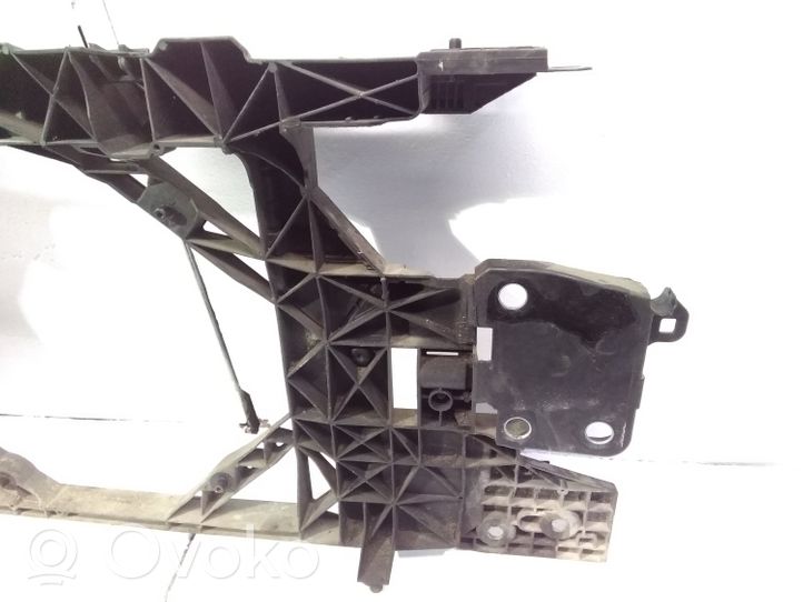 Renault Megane III Radiator support slam panel 752100004R