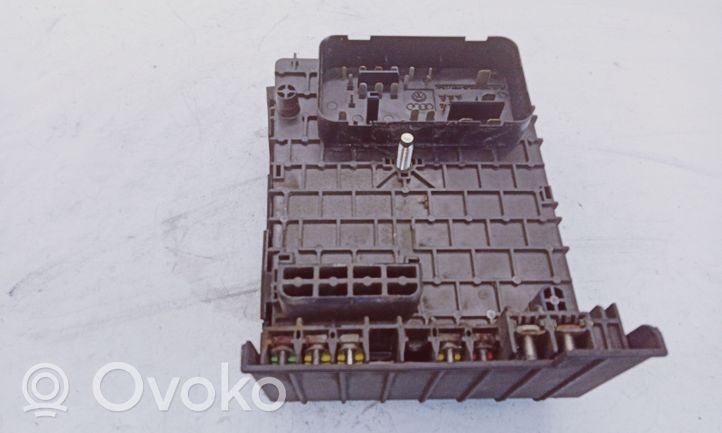 Volkswagen PASSAT CC Module de fusibles 3C0937125