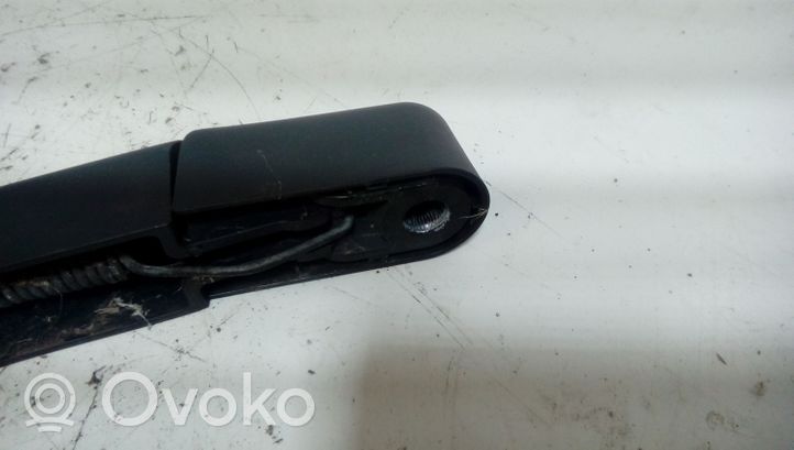 Nissan Qashqai Rear wiper blade arm 