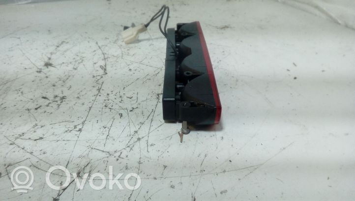 Mitsubishi Carisma Trzecie światło stop 0996400