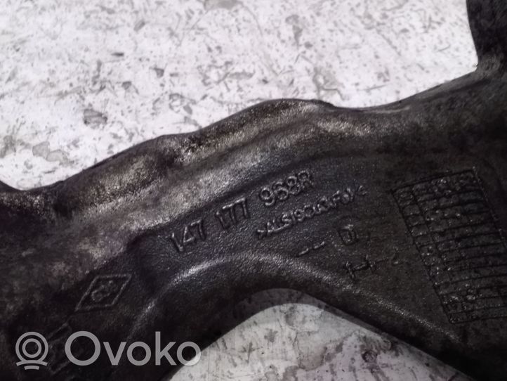 Nissan Qashqai Łapa / Mocowanie silnika 147177968R