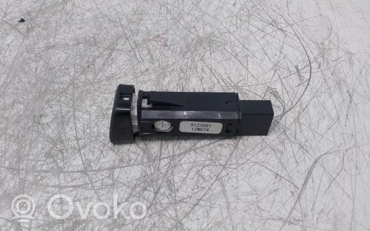 Volvo V60 Hazard light switch 9123681