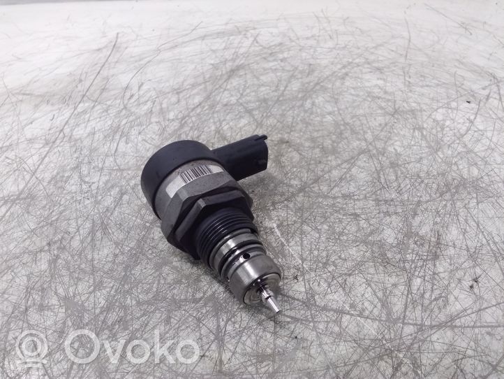 Volvo V60 Fuel pressure regulator 31216313