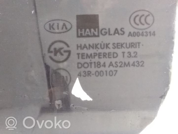 KIA Carens I Takaoven ikkunalasi 