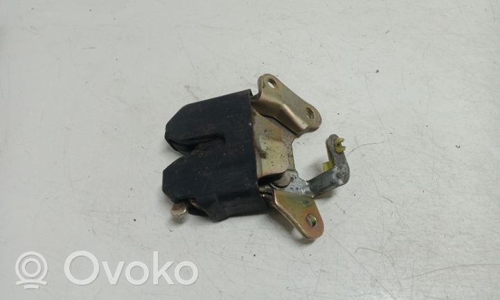 Toyota Avensis T220 Tailgate/trunk/boot lock/catch/latch 