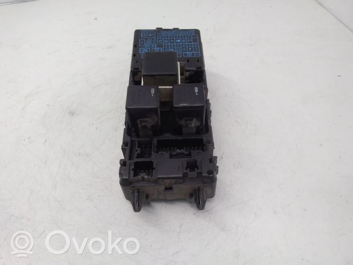 Mitsubishi Carisma Módulo de fusible MB953355