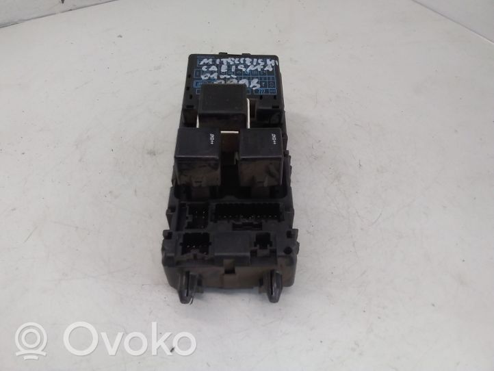 Mitsubishi Carisma Módulo de fusible MB953355