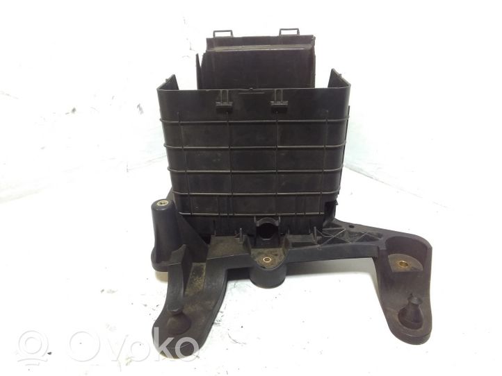 Volkswagen PASSAT CC Vassoio scatola della batteria 1K0915333H