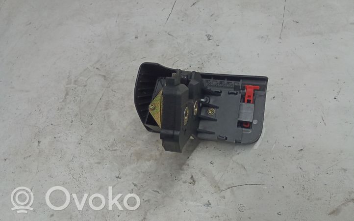 Volvo V50 Istuimen selkänojan lukituksen vastakappale 8641848