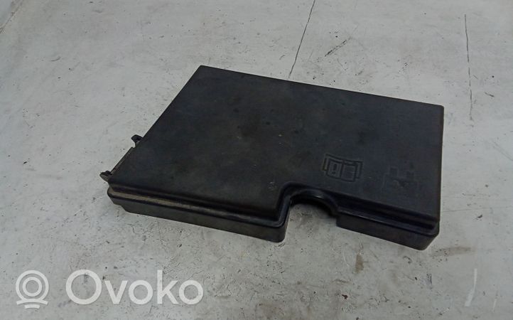 Volvo V50 Fuse box cover 