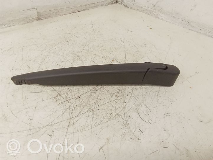 Nissan Qashqai Ramię wycieraczki szyby tylnej 28781JD00A