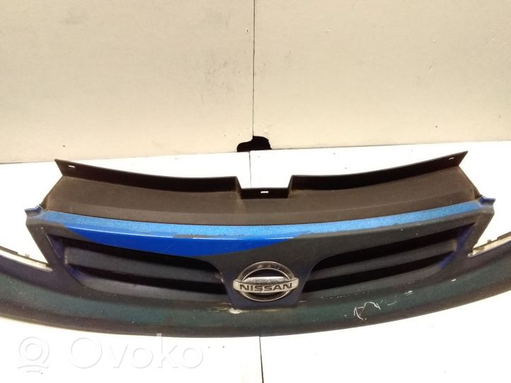 Nissan Primastar Front bumper upper radiator grill 