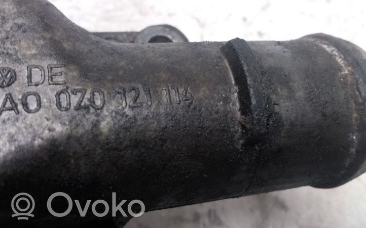 Volkswagen Touareg I Termostatas/ termostato korpusas 070121114