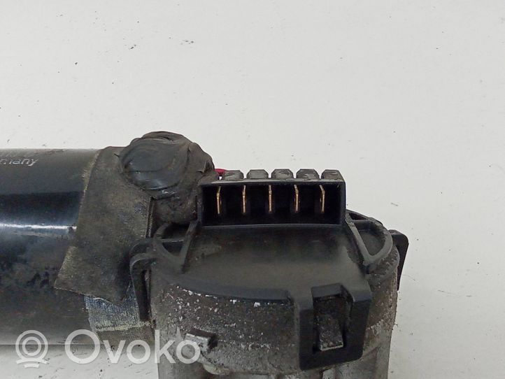 Volkswagen PASSAT B5 Pyyhkimen moottori 8D1955113B