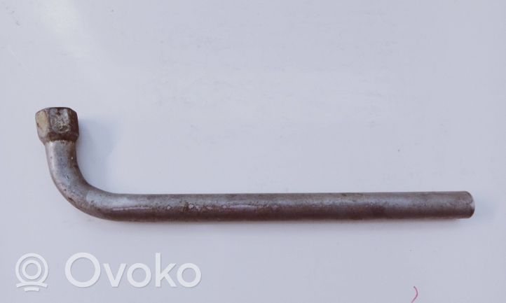 Volkswagen Golf III Wheel nut wrench 191012219