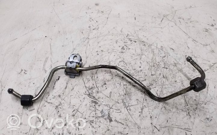 Ford Mondeo MK V Fuel injector supply line/pipe 