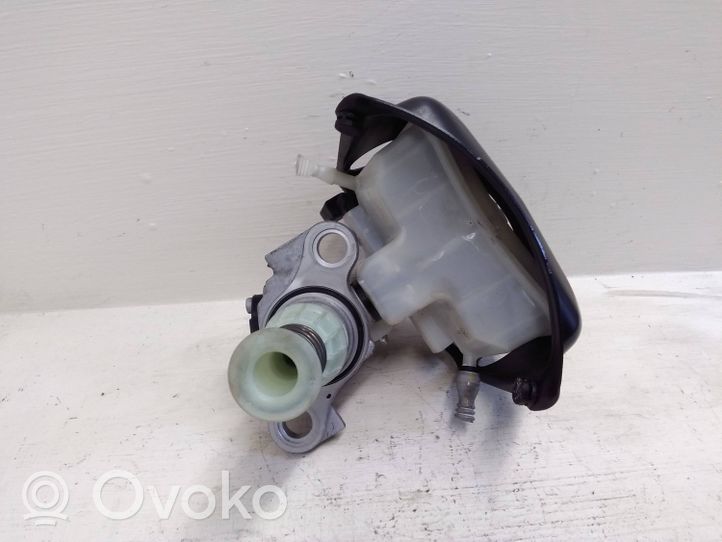 Audi A4 S4 B9 Główny cylinder hamulca 32670042