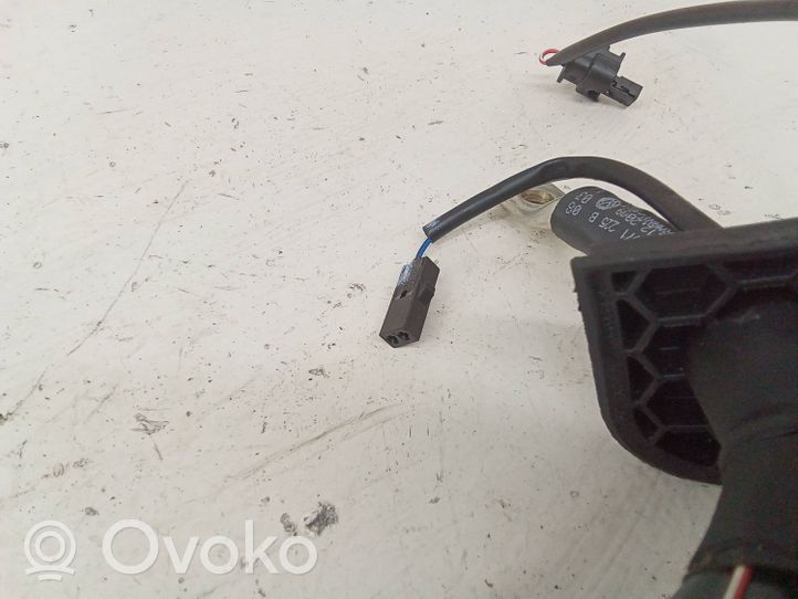 Volkswagen Touareg II Cavo positivo (batteria) 7P0971225B