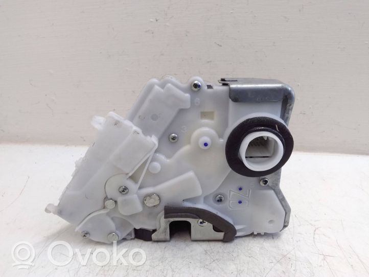 Toyota Prius (XW50) Front door lock 