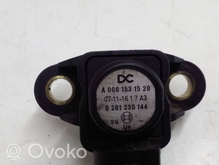 Mercedes-Benz CLS C219 Sensor de la presión del aire A0061531528