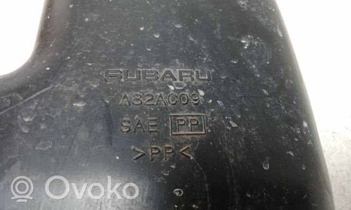 Subaru Forester SF Gaisa ieplūdes kanāla detaļas A32AC09