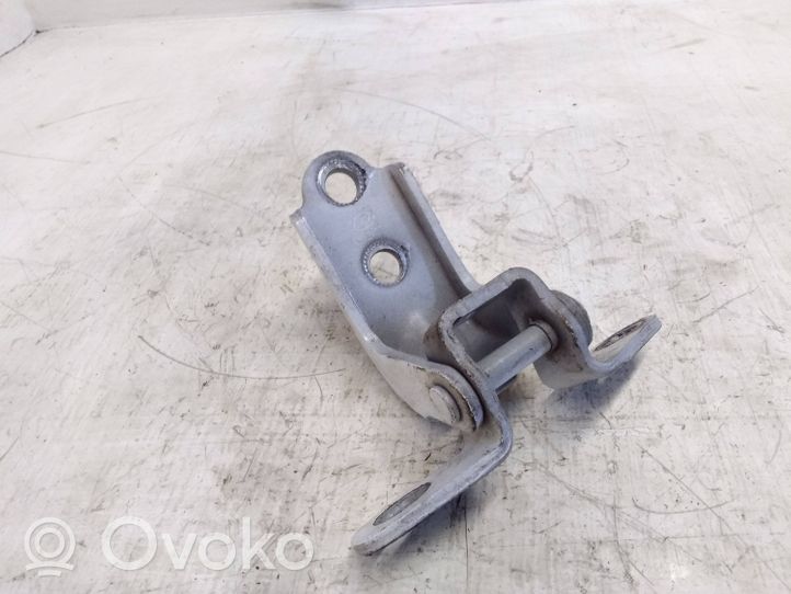 KIA Sportage Front door lower hinge 