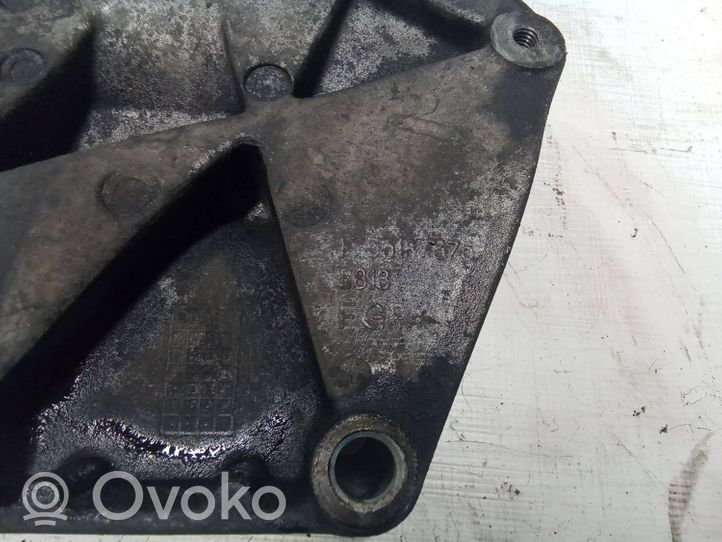 Opel Vectra C Generator/alternator bracket 55187675