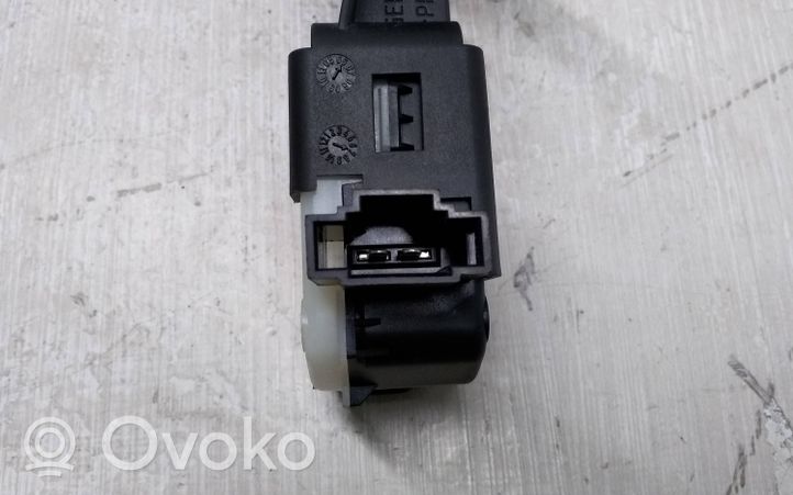 Volvo S80 Verrouillage du bouchon du réservoir de carburant 30649881