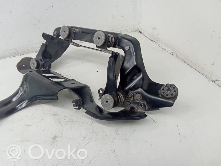 Audi A6 Allroad C7 Pneumatic air compressor holding bracket 