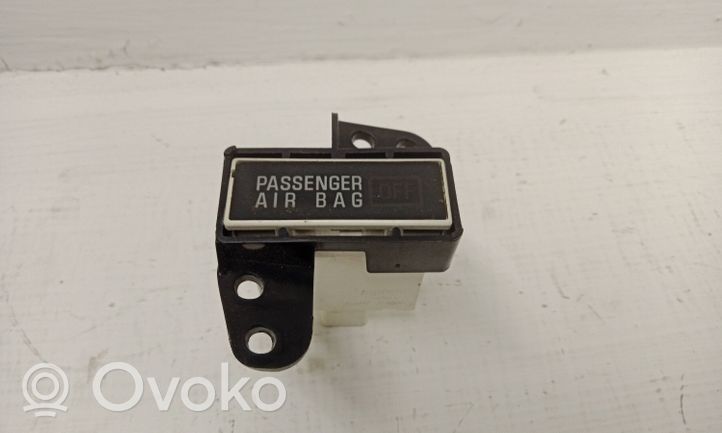 Mitsubishi Grandis Interrupteur commutateur airbag passager R3311