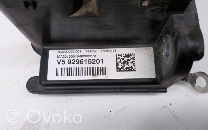 BMW 3 F30 F35 F31 Virranohjauksen rele 9296152