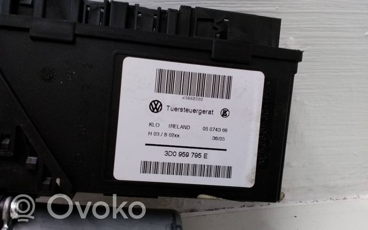 Volkswagen Touareg I Motorino alzacristalli della portiera posteriore 7L6959703