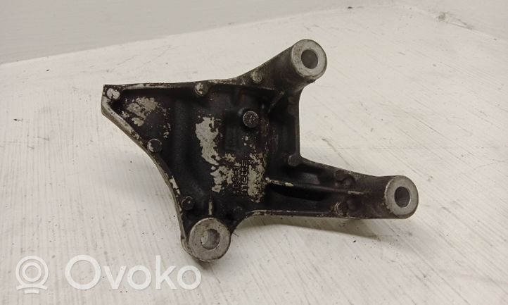 Honda CR-V Gearbox mounting bracket 