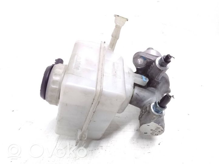 BMW X5 E70 Główny cylinder hamulca 6771718