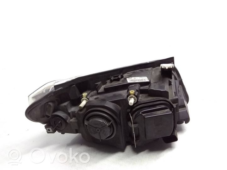 BMW X1 E84 Lampa przednia 2990003