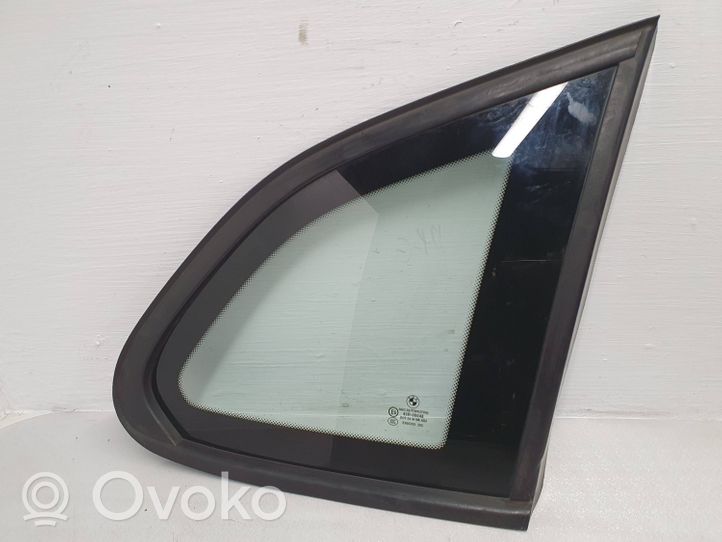 BMW X1 E84 Fenêtre latérale avant / vitre triangulaire 