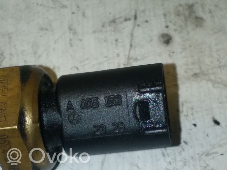 Mercedes-Benz C W204 Sonde de température de liquide de refroidissement A0051532328