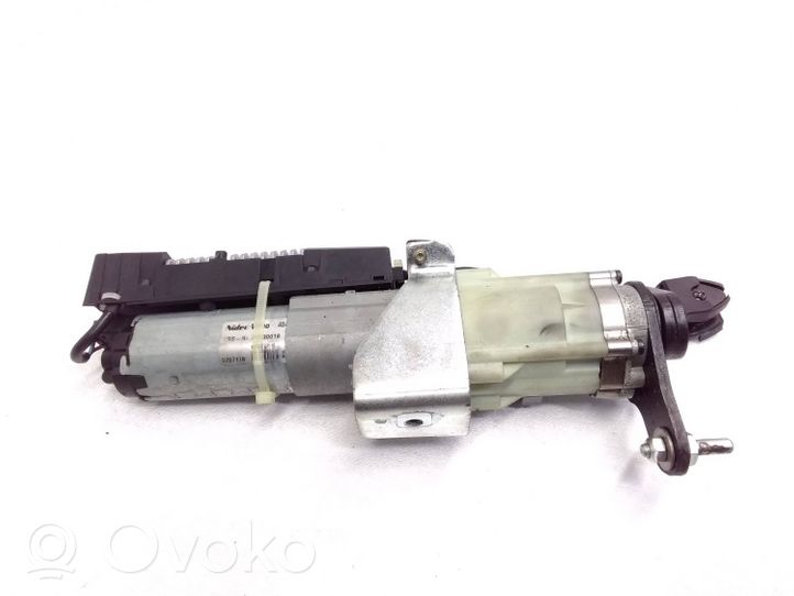 Audi Q7 4L Aizmugurējā pārsega pievilcējs 4L0827851C