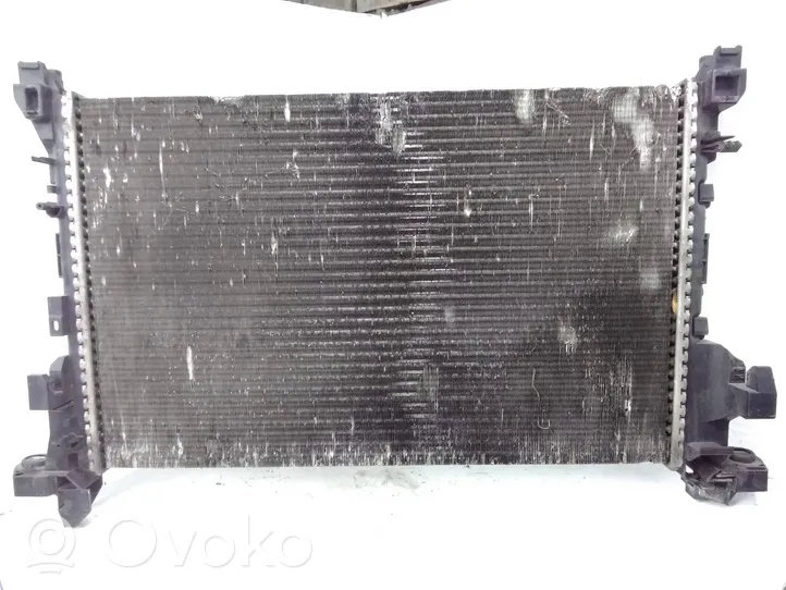 Opel Vivaro Coolant radiator 93868353